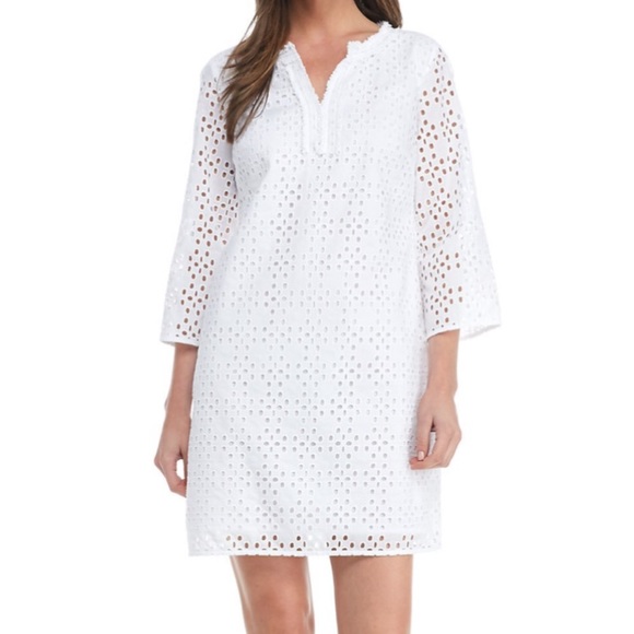crown & ivy Dresses & Skirts - Crown and Ivy White Cotton Eyelet Dress